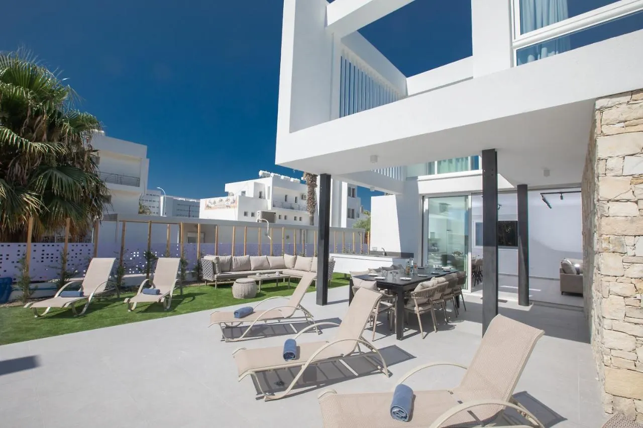 Kube Luxury Villas Agia Napa
